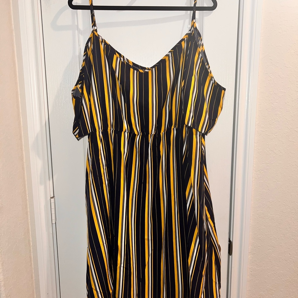 SHEIN Black and Yellow Sundress with Flutter Sleeves and Spaghetti Straps